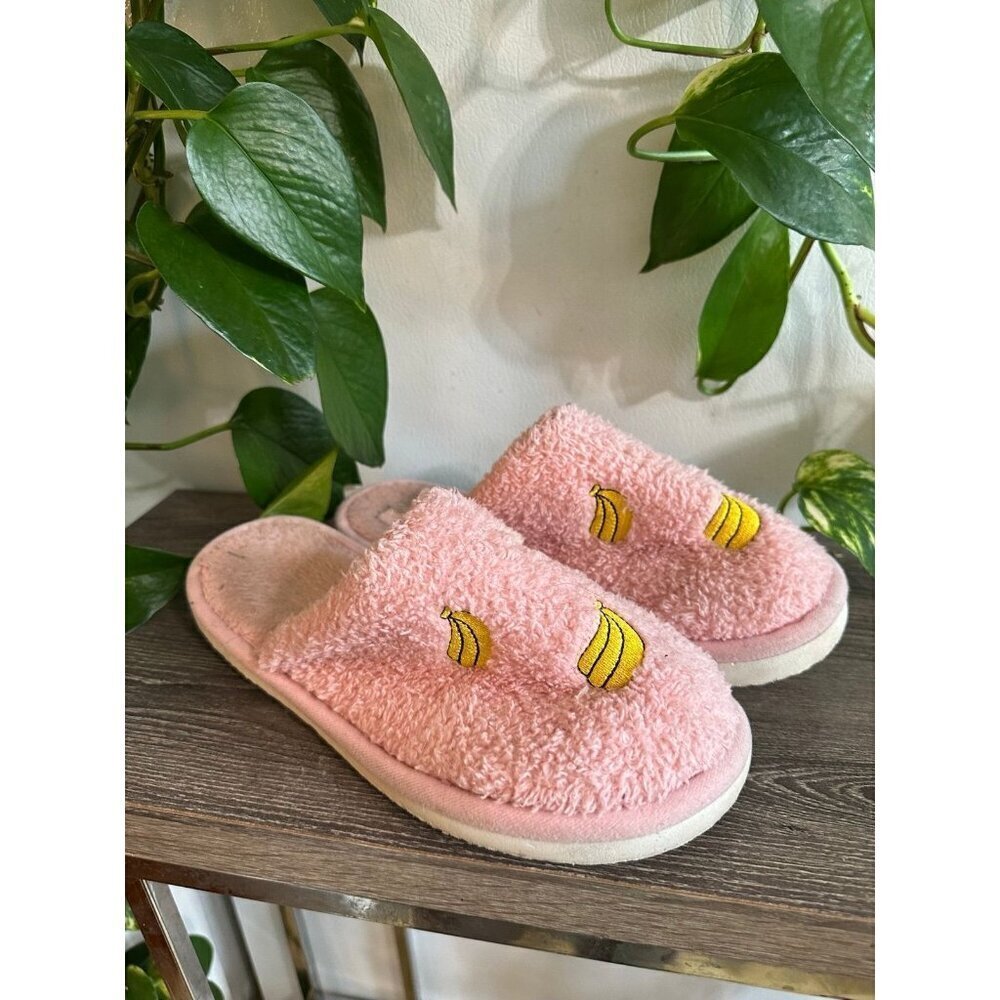 Women’s size 8 pink banana slippers